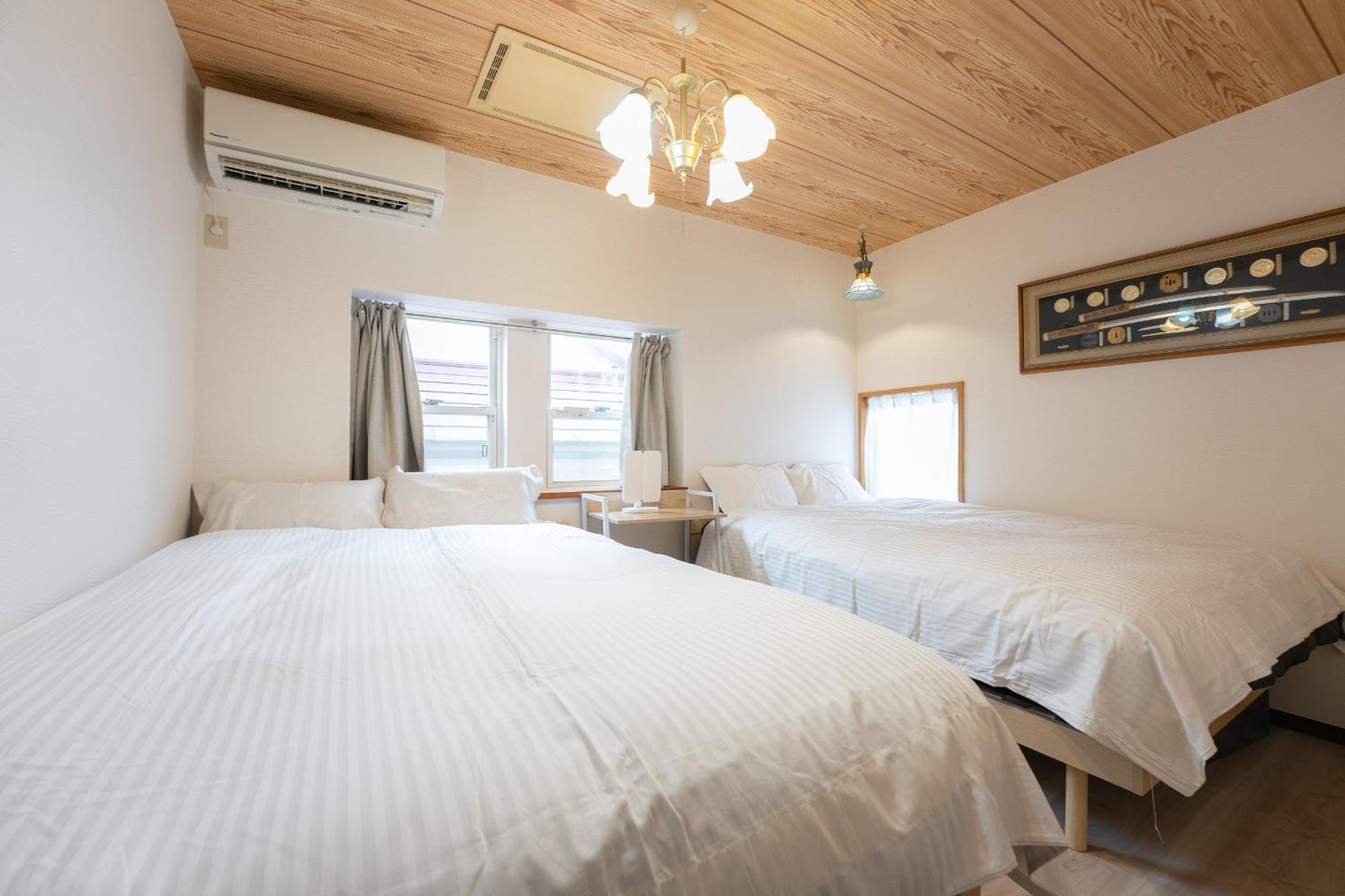 Grand Piano & Shinjuku 5min Walk From Station